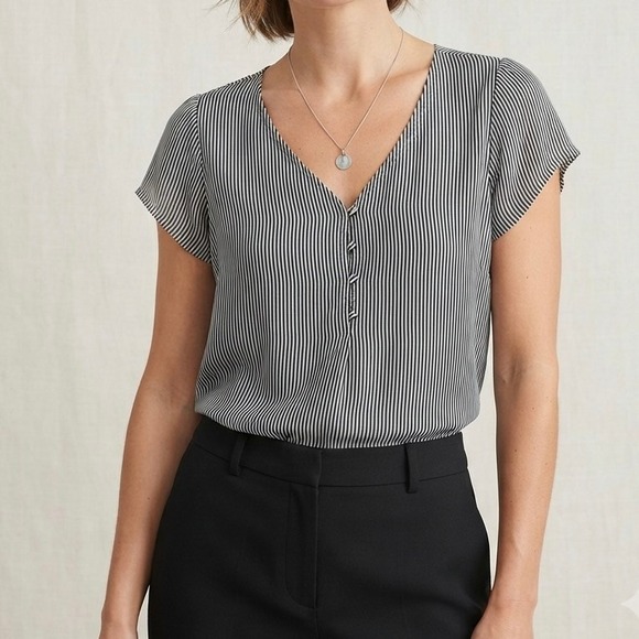 Philosophy Republic Clothing Tops - Philosophy Womens XS Striped V-Neck Flutter Sleeve Blouse Black White Office